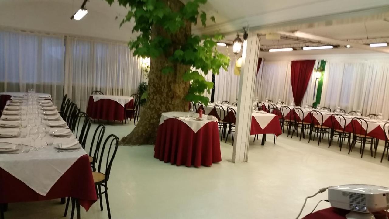 Hotel Villa Robinia 겐자노 디 로마 외부 사진