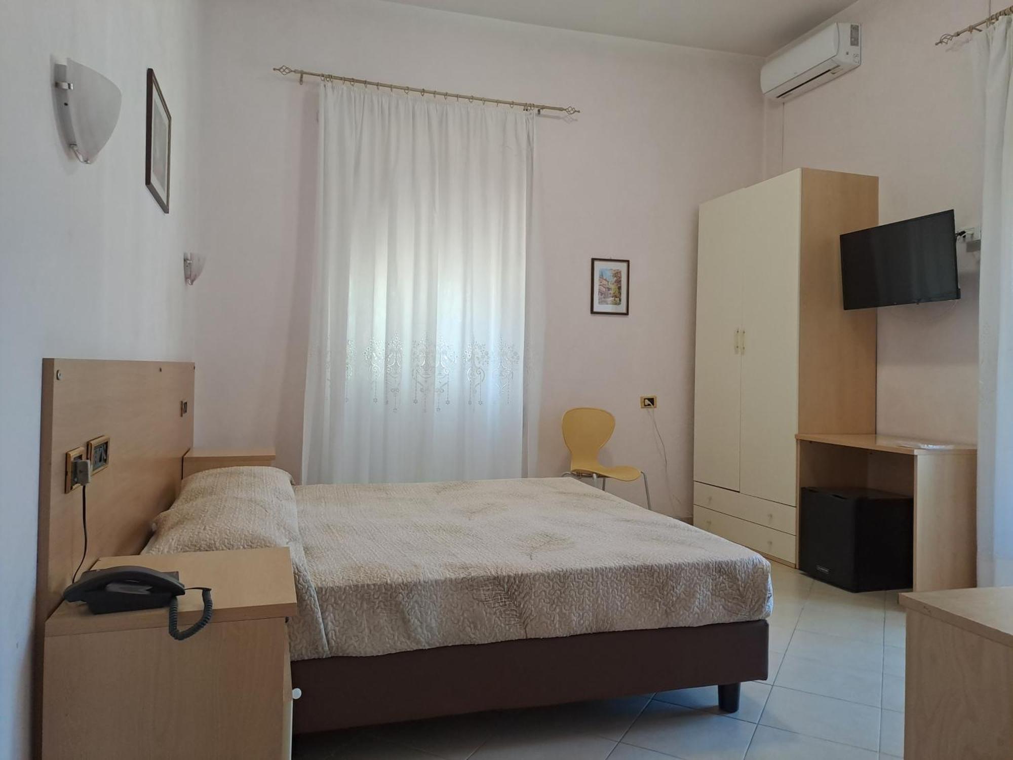 Hotel Villa Robinia 겐자노 디 로마 외부 사진