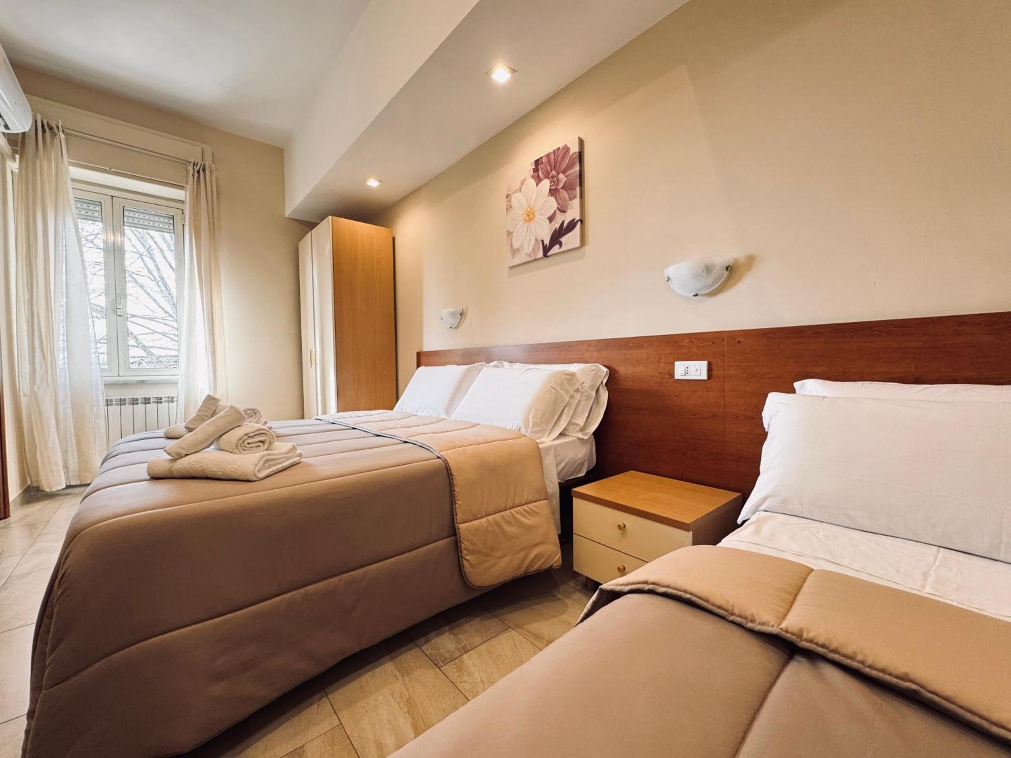 Hotel Villa Robinia 겐자노 디 로마 외부 사진