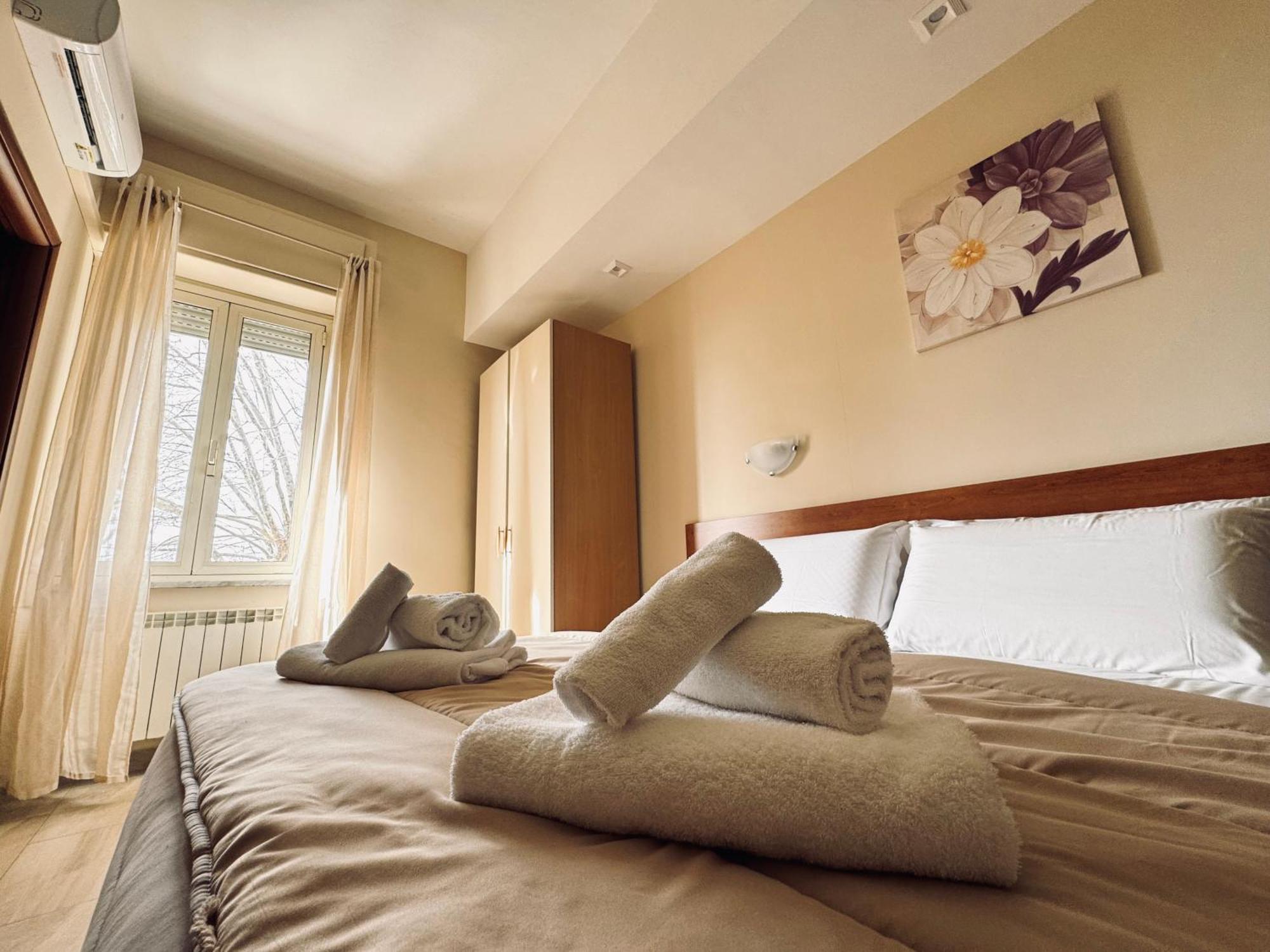Hotel Villa Robinia 겐자노 디 로마 외부 사진